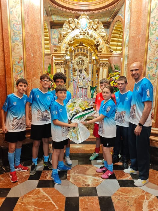 La categoría infantil ofreció el trofeo ganado a la Virgen de Guadalupe (2025)